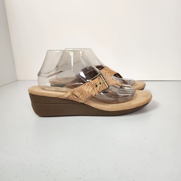 Aerosoles Comfort Memory Foam Wedges Thong Sandals Shoes Cork Womens size 10 - Picture 1 of 11